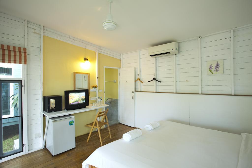 Sunshine Inn Resort Khao Lak Exterior photo