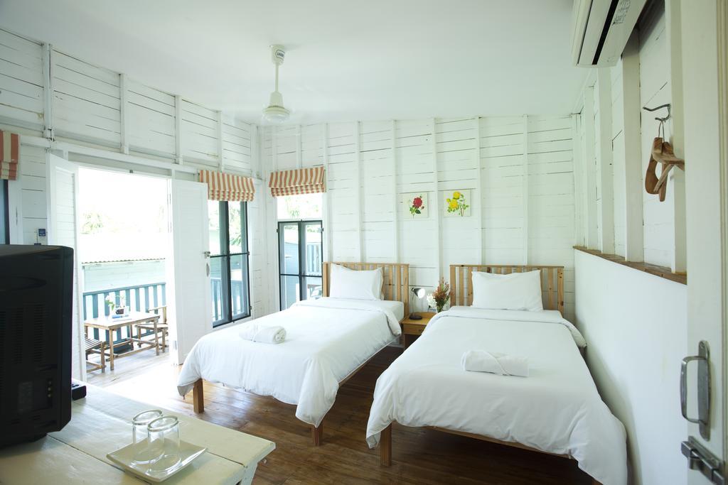 Sunshine Inn Resort Khao Lak Room photo